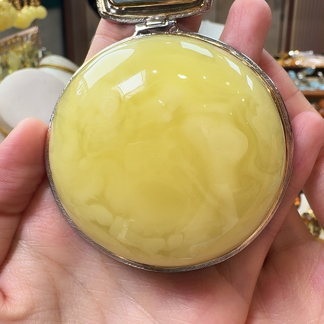 琥珀未镶嵌颈饰吊坠