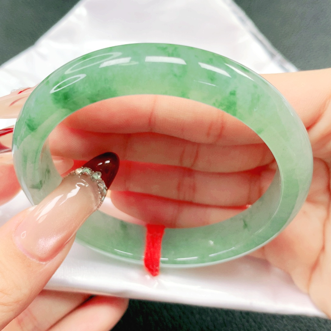 翡翠未镶嵌手镯57