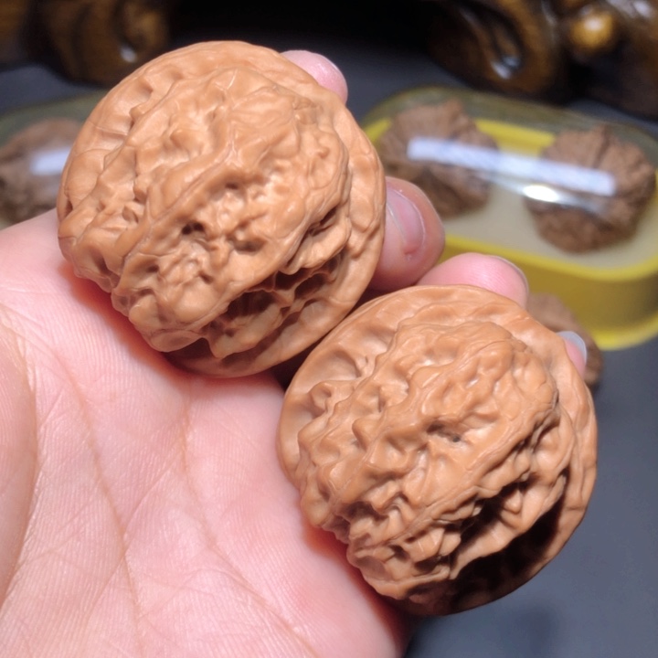 文玩核桃把件39.5磐石