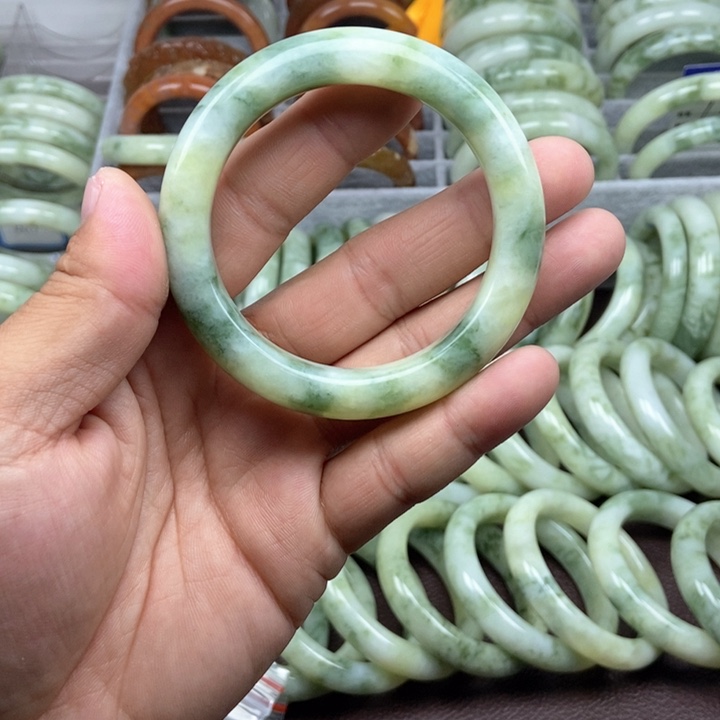 蛇纹石玉手镯未镶嵌怡***