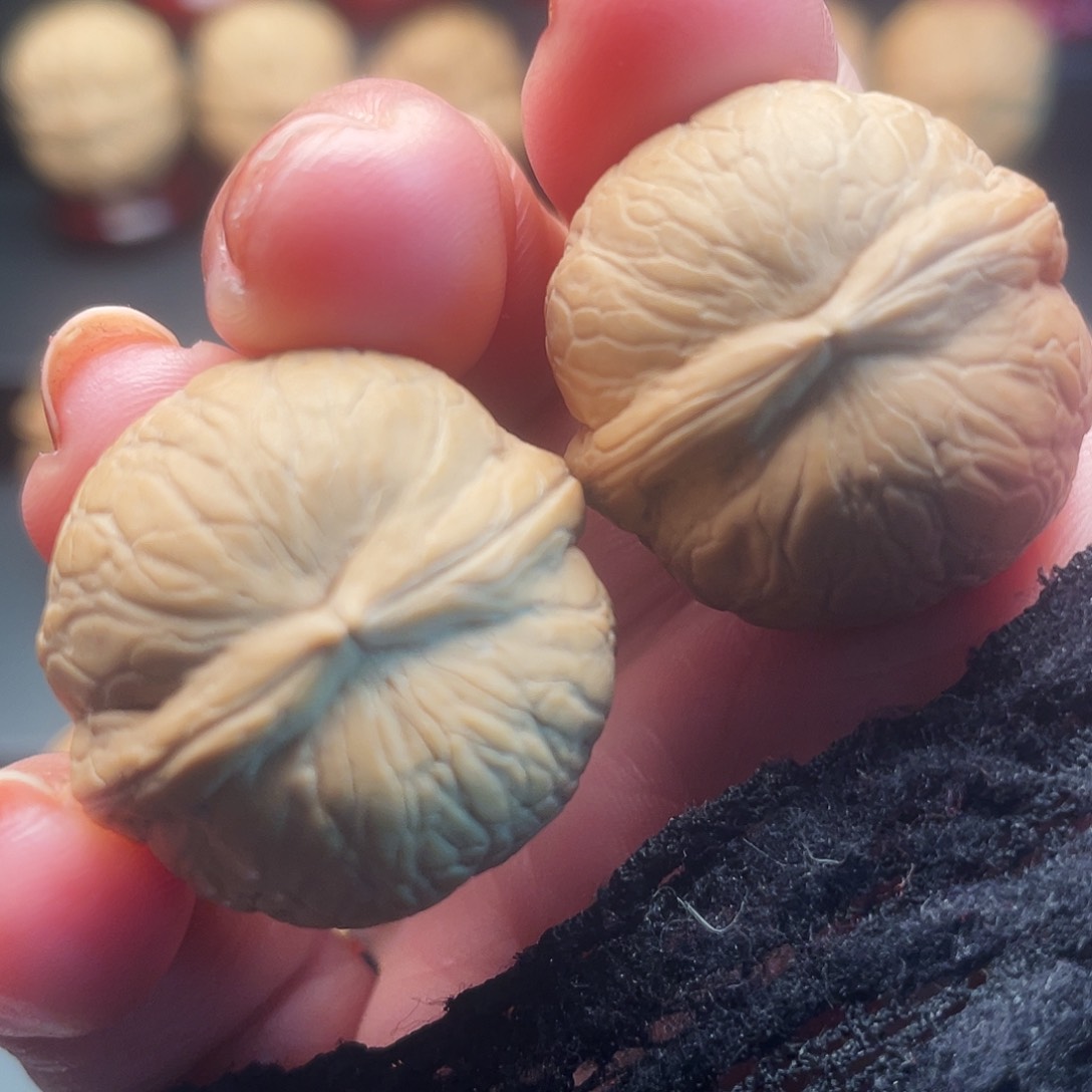 文玩核桃把件蛇皮……