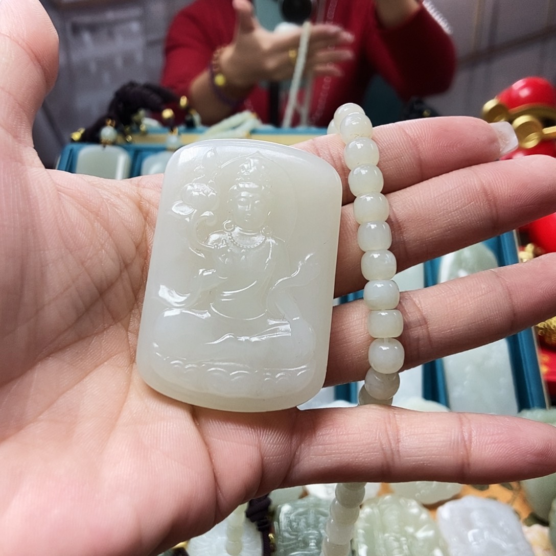 和田玉颈饰未镶嵌阳****孩