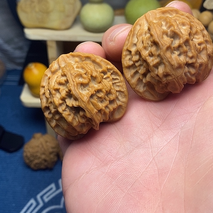 文玩核桃把件43尺苹果园