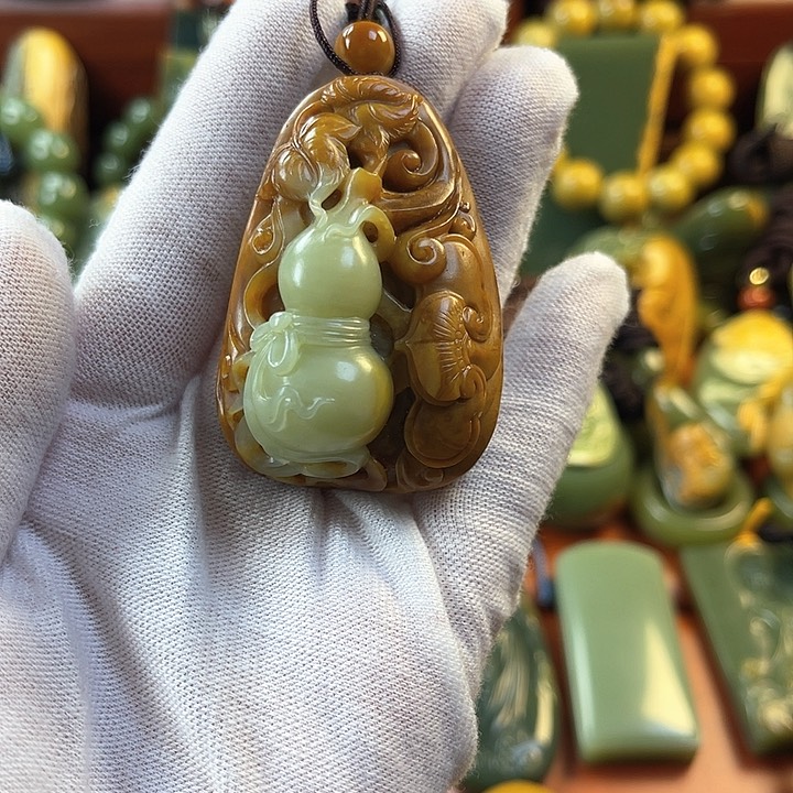 岫岩河磨玉（透闪石质玉）颈饰未镶嵌小*崽