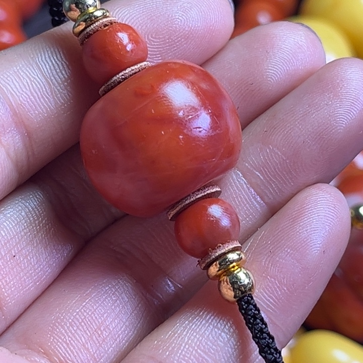 颈饰琉璃排*坐琉璃……….