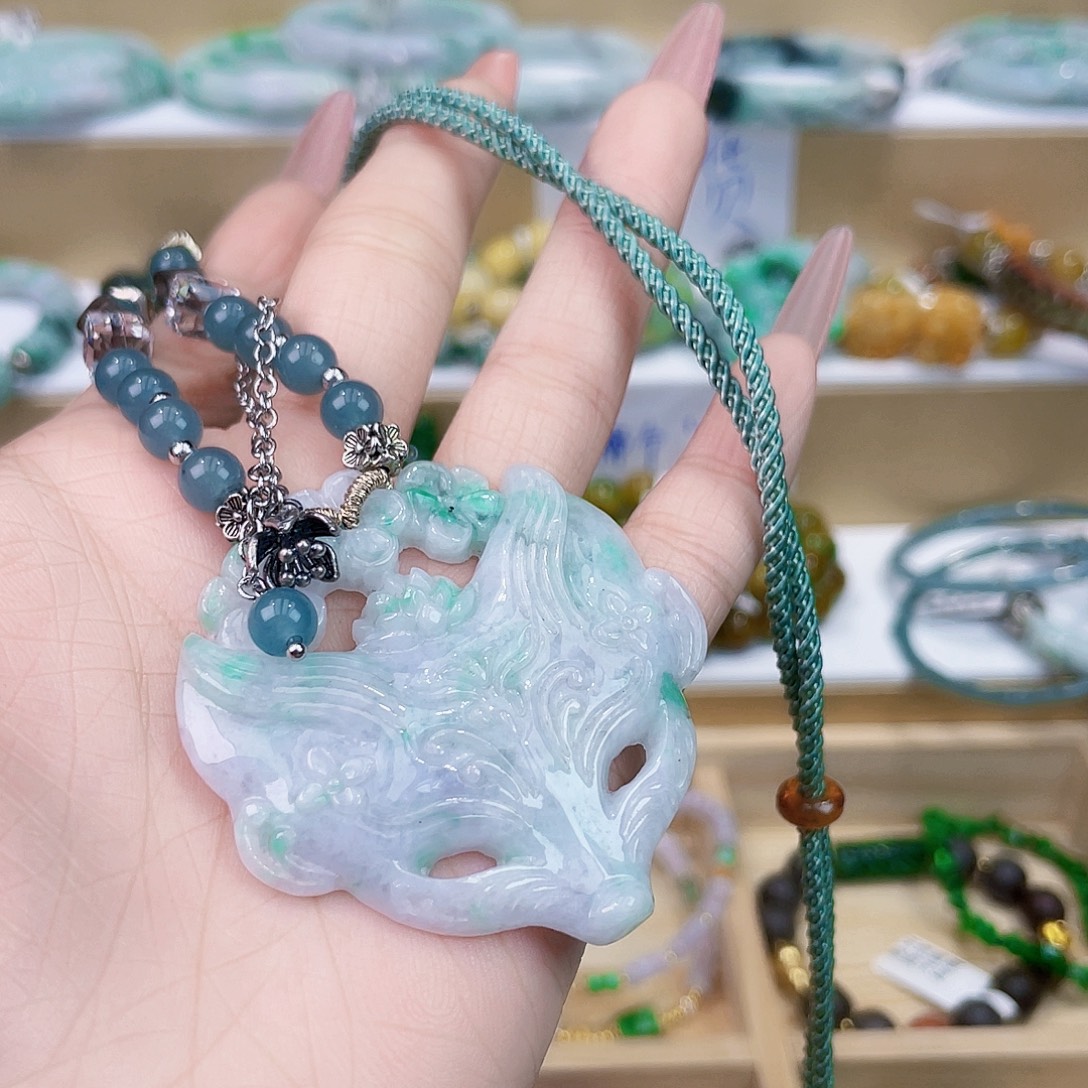 翡翠未镶嵌手链吊坠