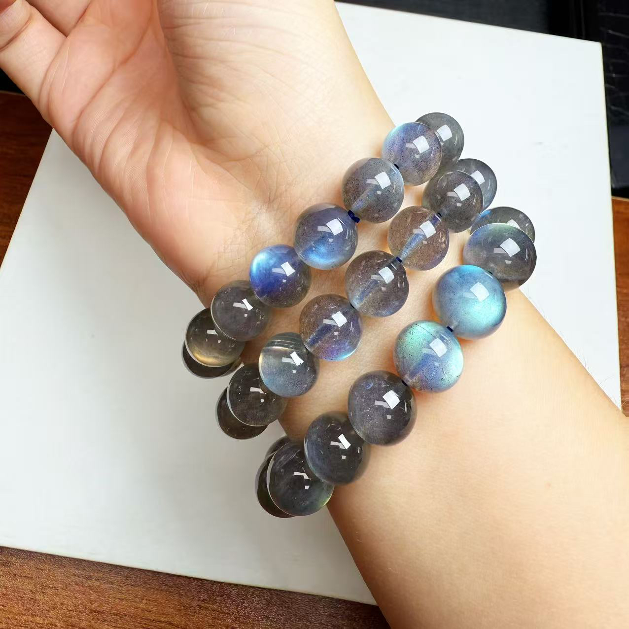 52182天然高品强蓝光深体灰月光蓝月光圆珠手链多样性发一