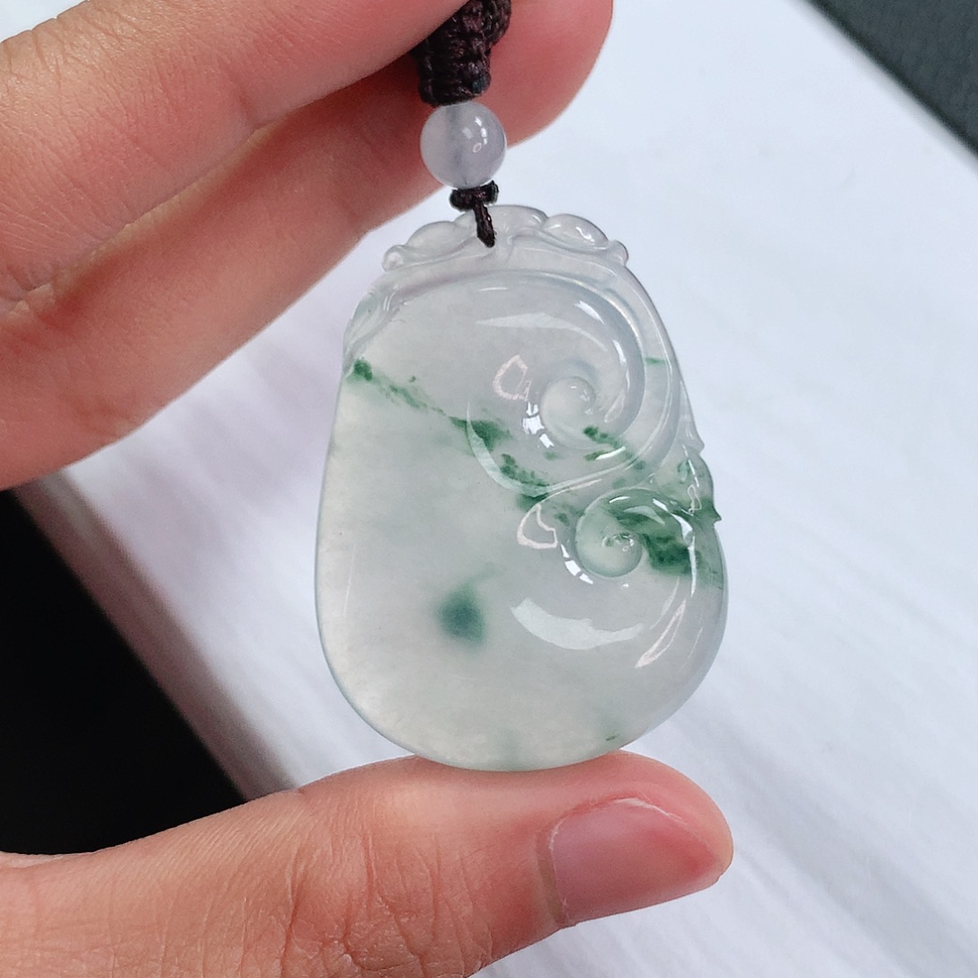 翡翠颈饰未镶嵌如意