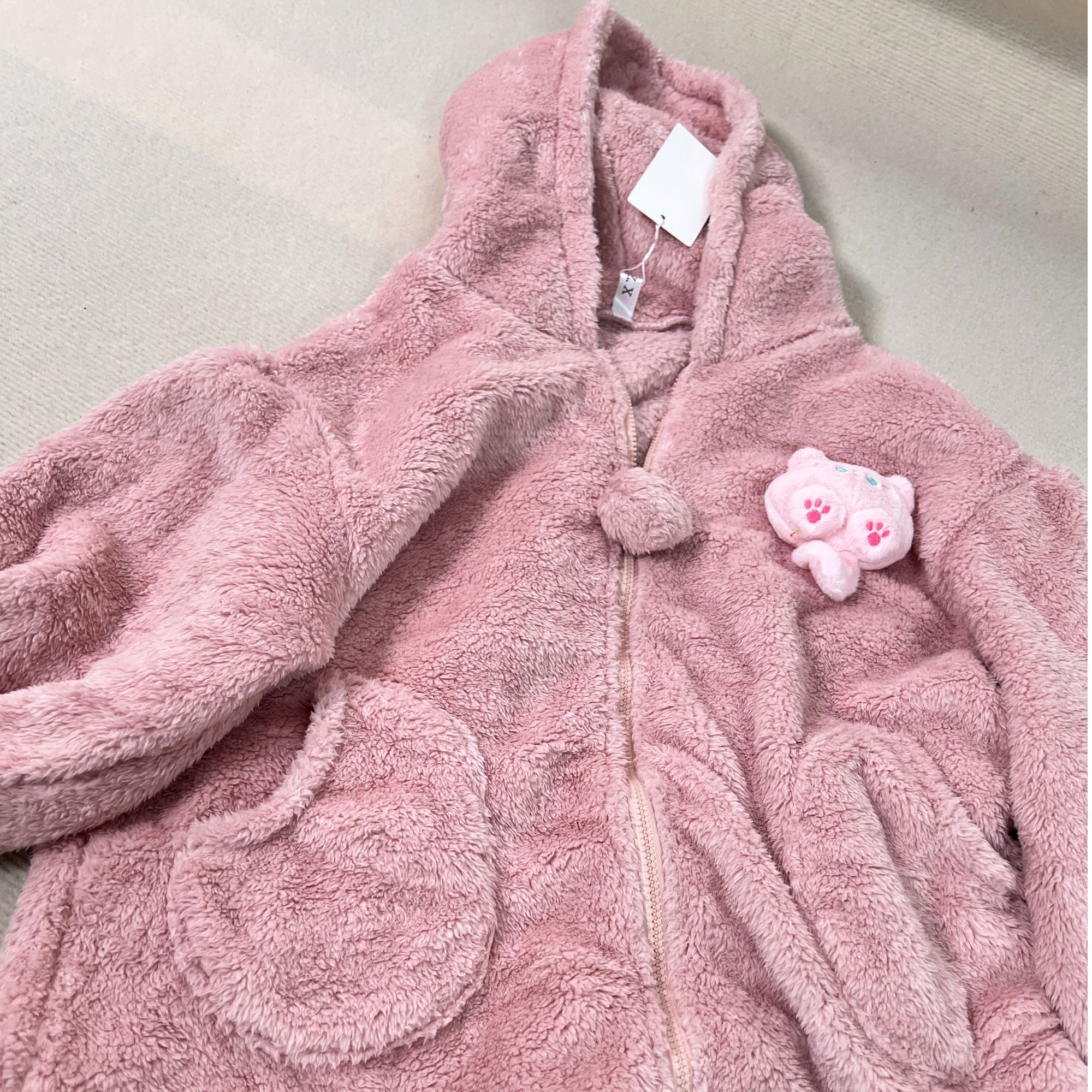 粉色柔软宽松羊羔毛外套