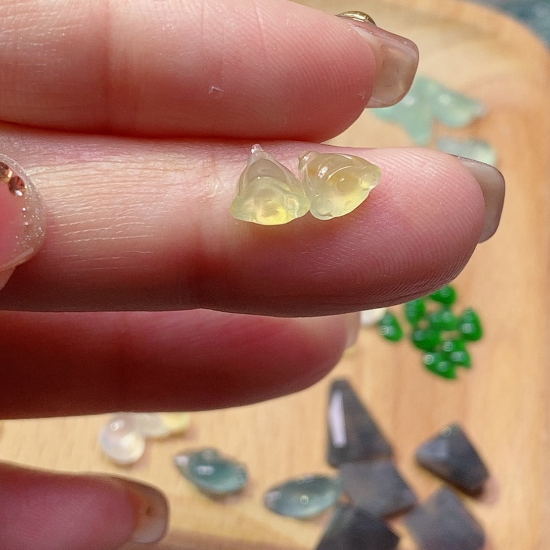 翡翠颈饰未镶嵌翡翠