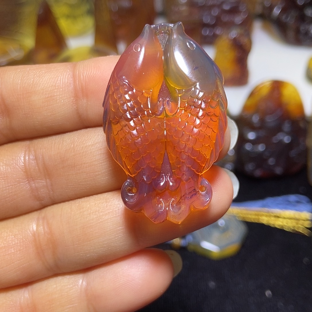 琥珀未镶嵌颈饰缅甸天然琥珀吊坠