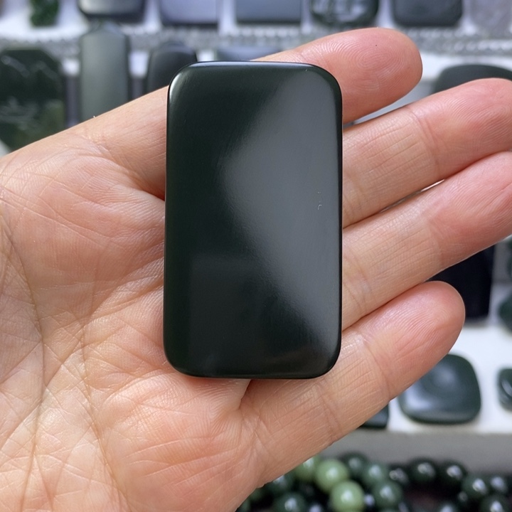 和田玉（青玉）未镶嵌珠宝奇石