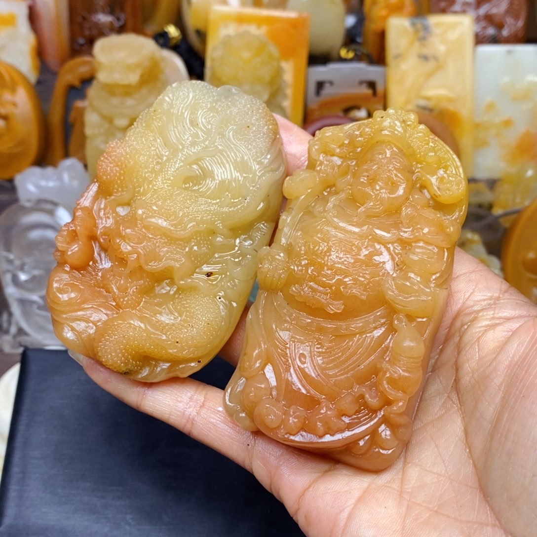 石英质玉（黄龙玉）颈饰未镶嵌