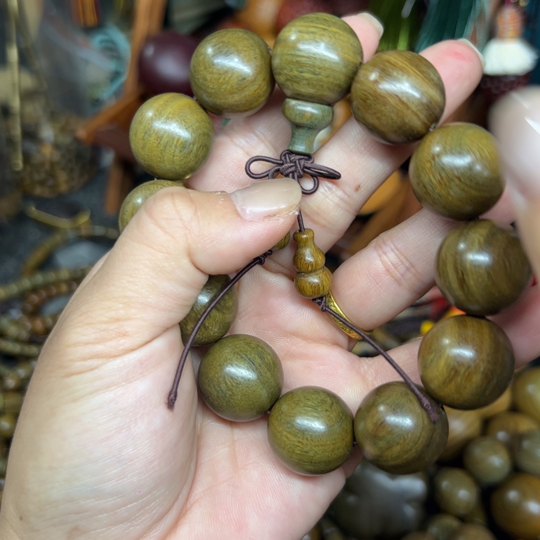 维腊木（绿檀）无事牌