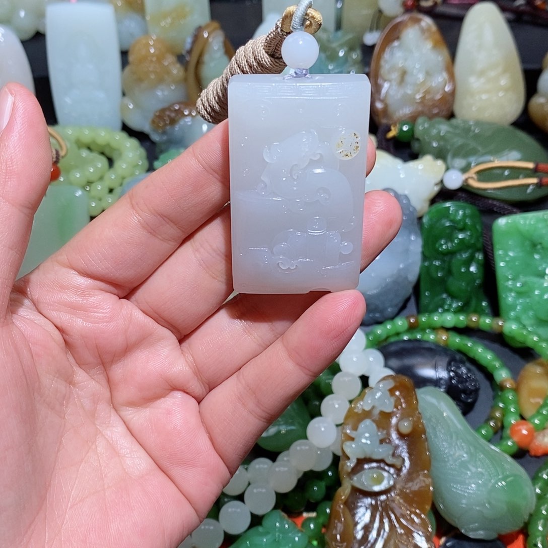 和田玉挂件未镶嵌凉**巷