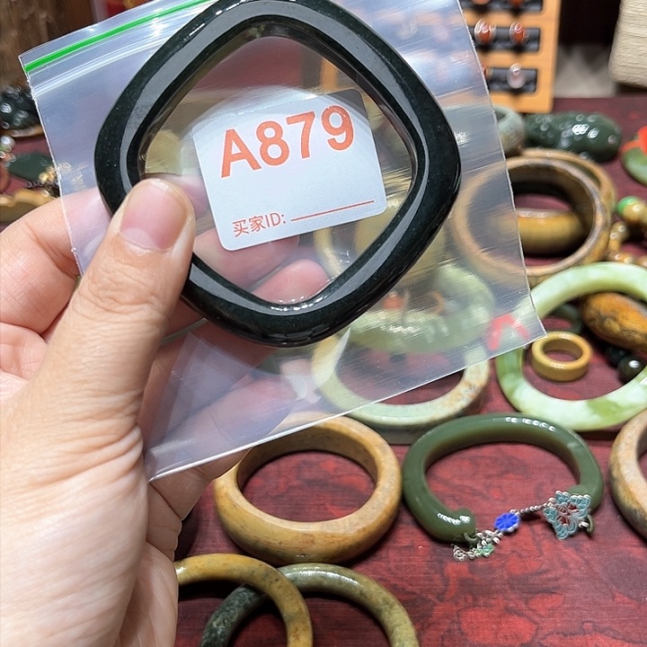 岫岩河磨玉（透闪石质玉）手镯未镶嵌正**念