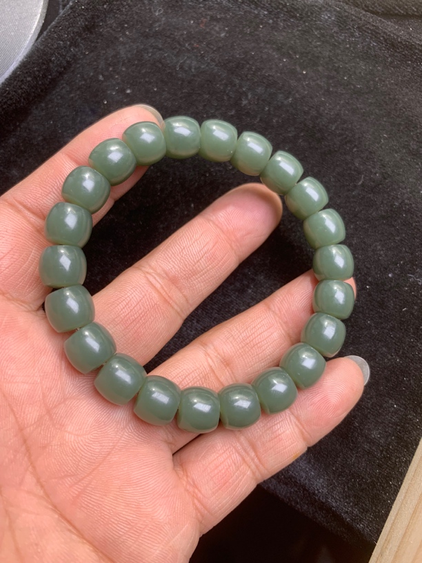 新疆和田玉且末蓝豆青直切极限孤手链
