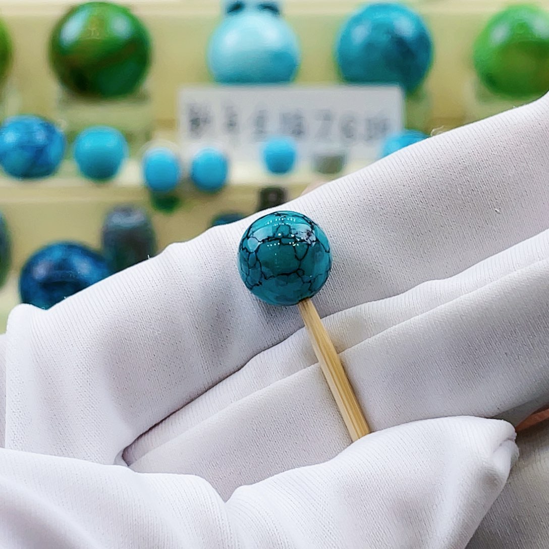 绿松石颈饰未镶嵌