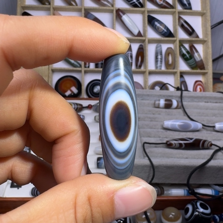 飞***湖玛瑙/玉髓未镶嵌颈饰