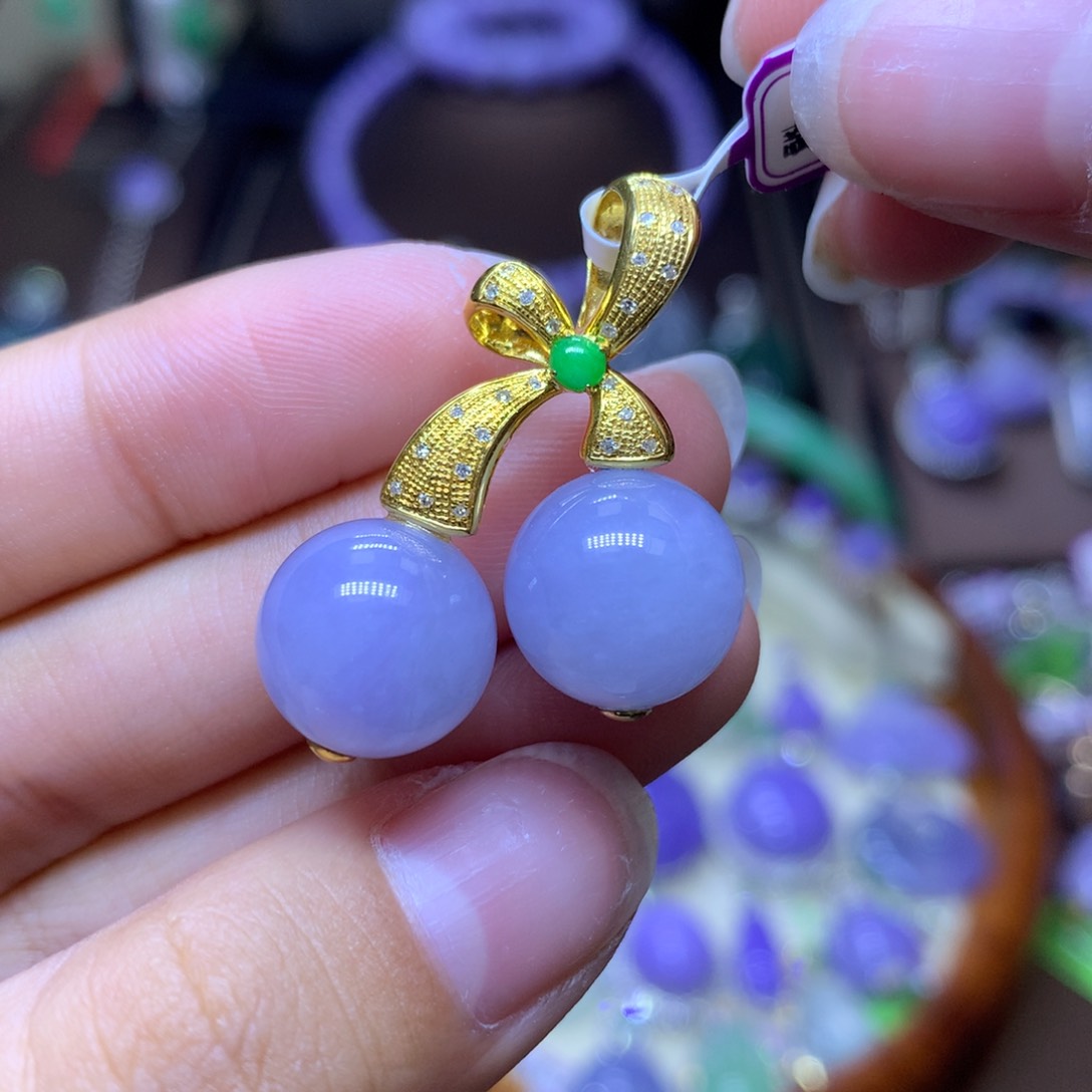 翡翠颈饰18K金镶嵌翡翠