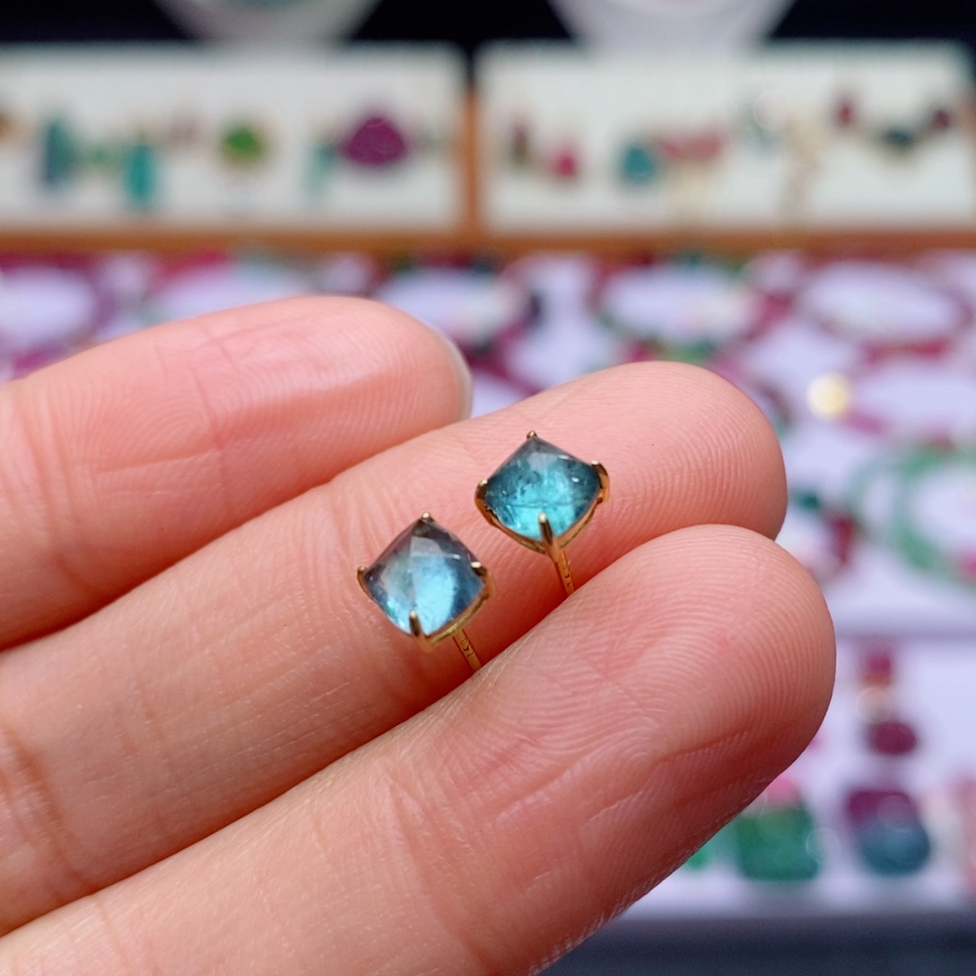 18K金镶嵌耳钉碧玺d