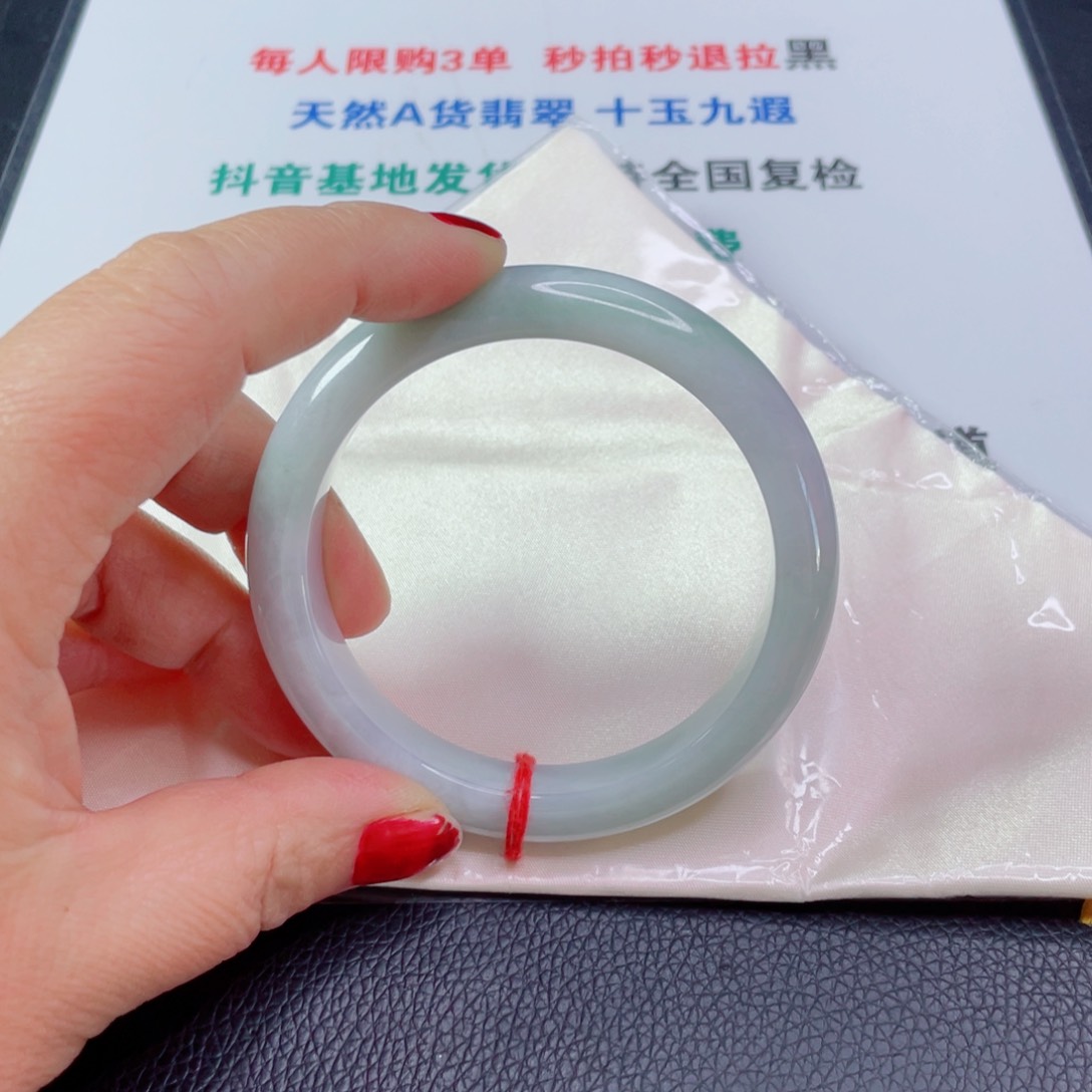 翡翠手镯未镶嵌纱*姐