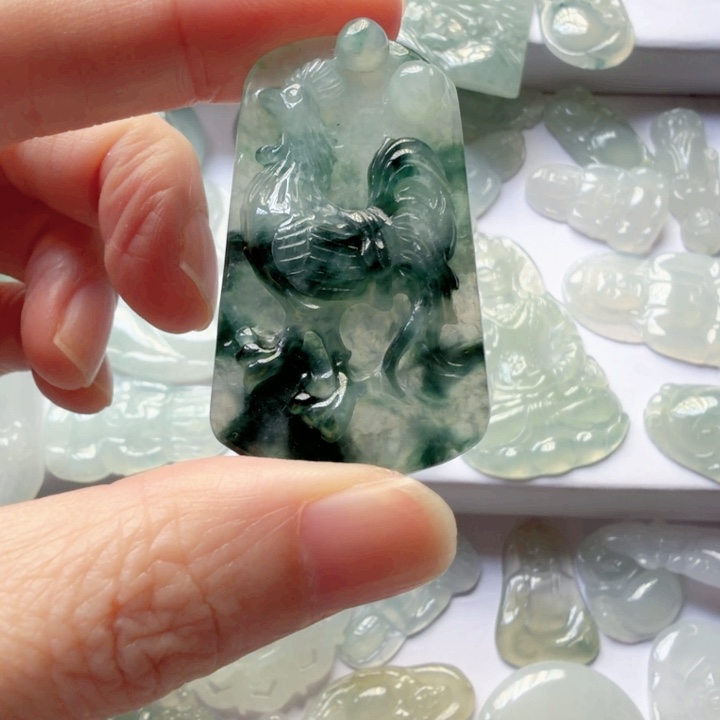 翡翠未镶嵌颈饰翡翠