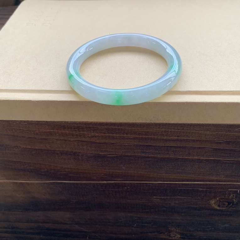 冰透阳绿圆条手镯，特价7980圈口55-9-8.6，天然翡翠缅A小纹