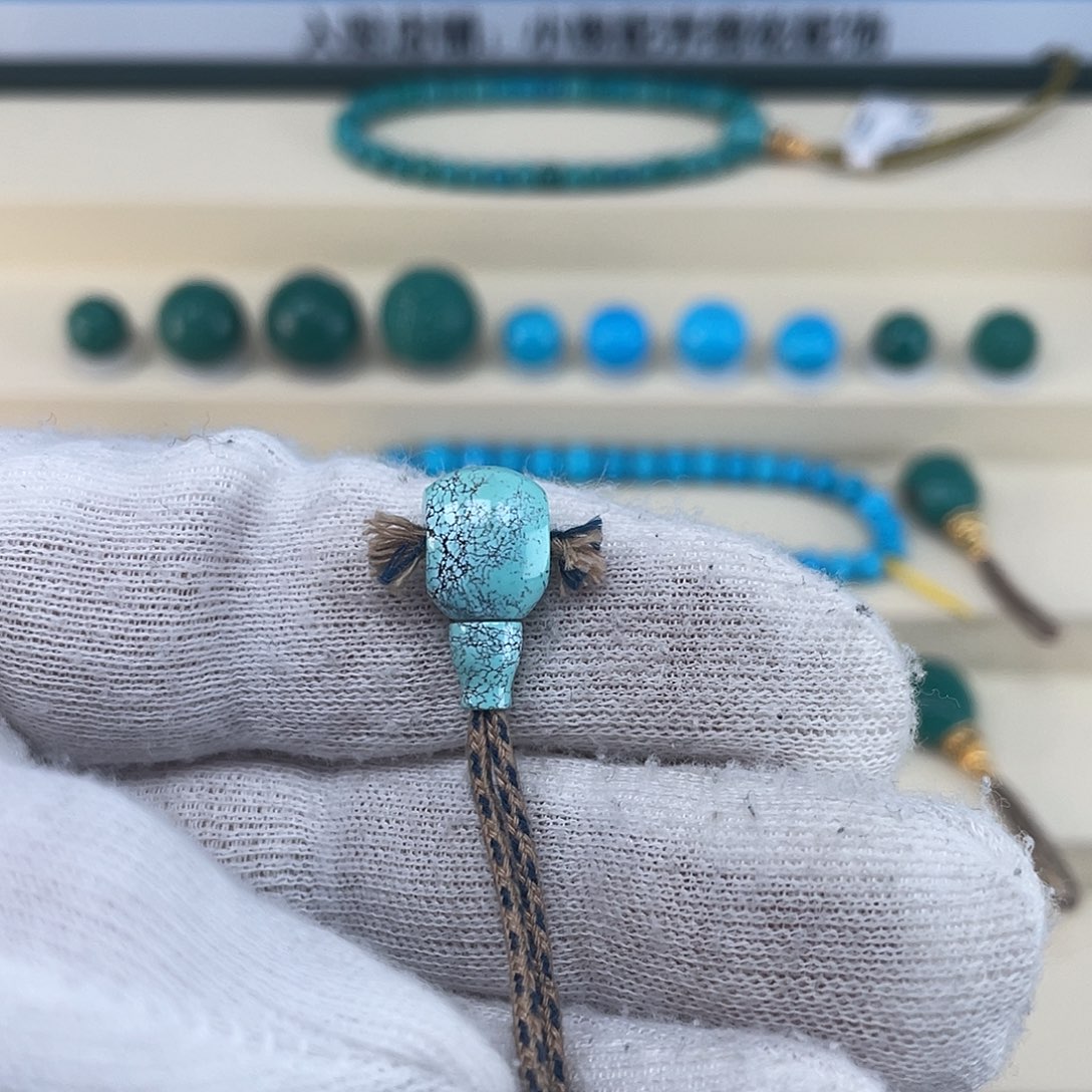 绿松石未镶嵌珠宝奇石三通，对孔卡8.4mm