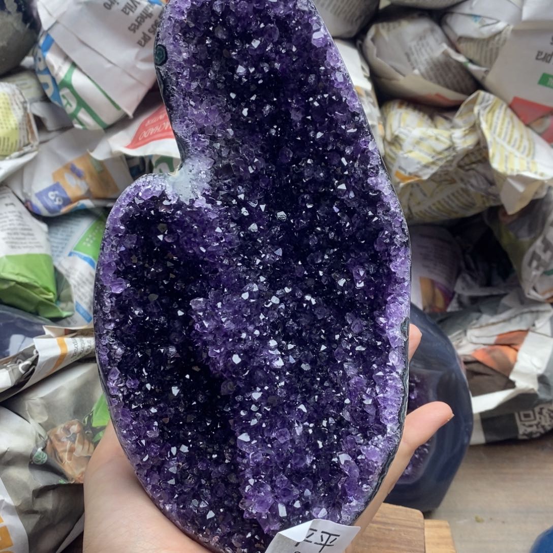 未镶嵌水晶大型摆件（非配饰）