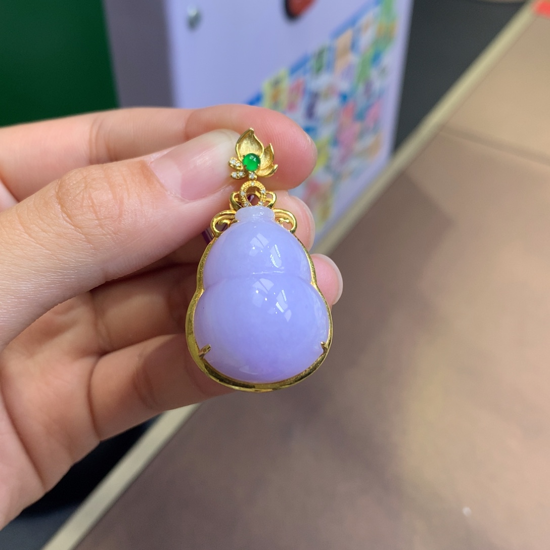 翡翠18K金镶嵌颈饰翡翠