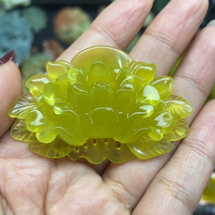 北***雪蛇纹石玉未镶嵌颈饰