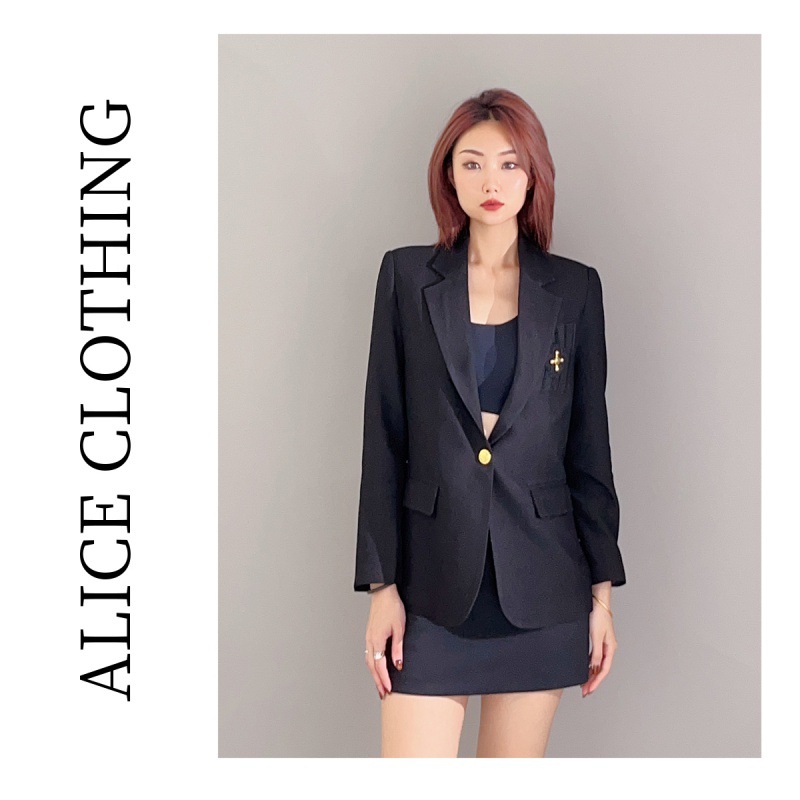 5 alicelulu“上班风”一字扣外套显瘦立裁 时髦通勤 S2137219T