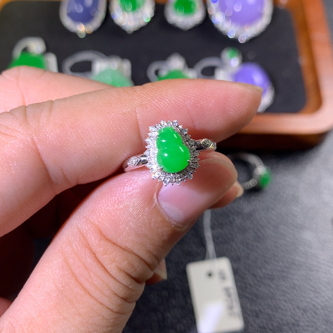 *****翡翠18K金镶嵌戒指翡翠