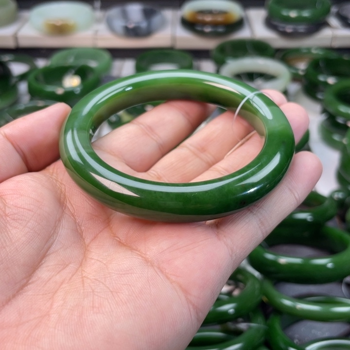 和田玉（碧玉）手镯未镶嵌