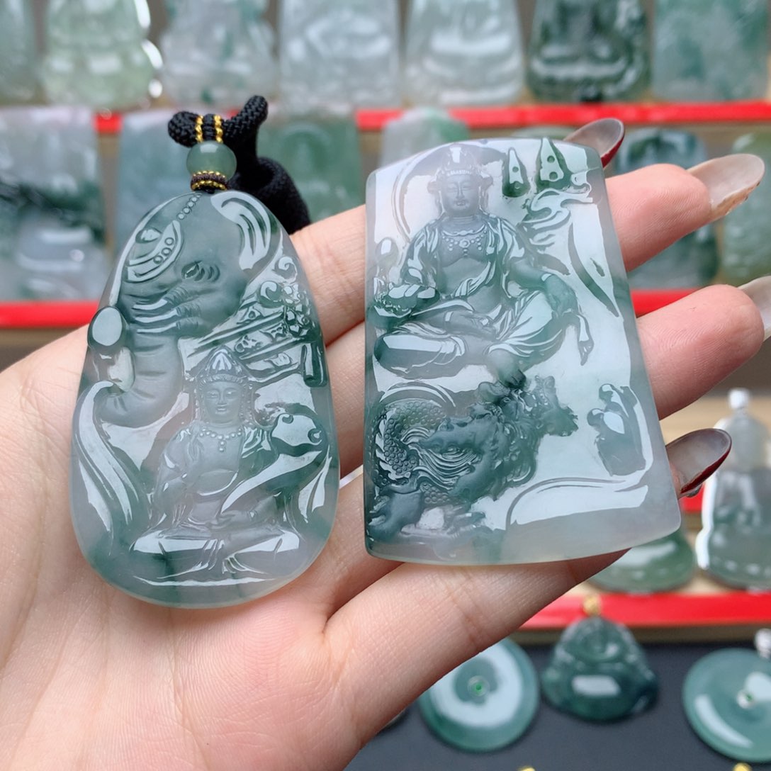 翡翠颈饰未镶嵌一**风普贤大势至