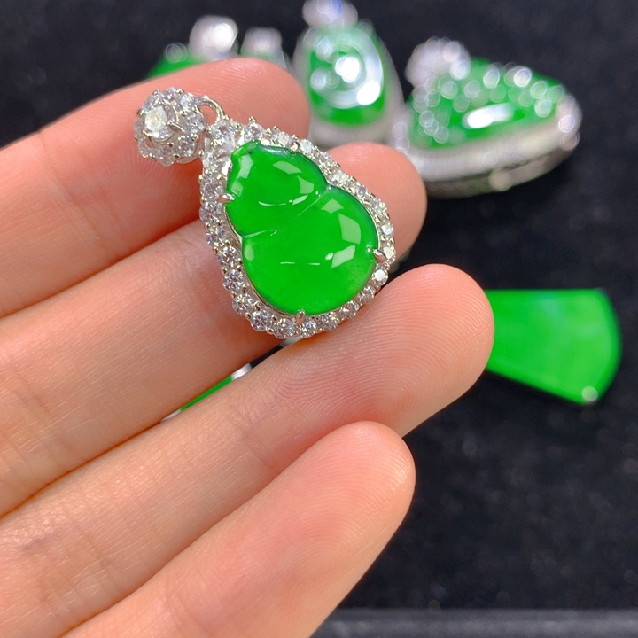 翡翠颈饰银S925镶嵌一个