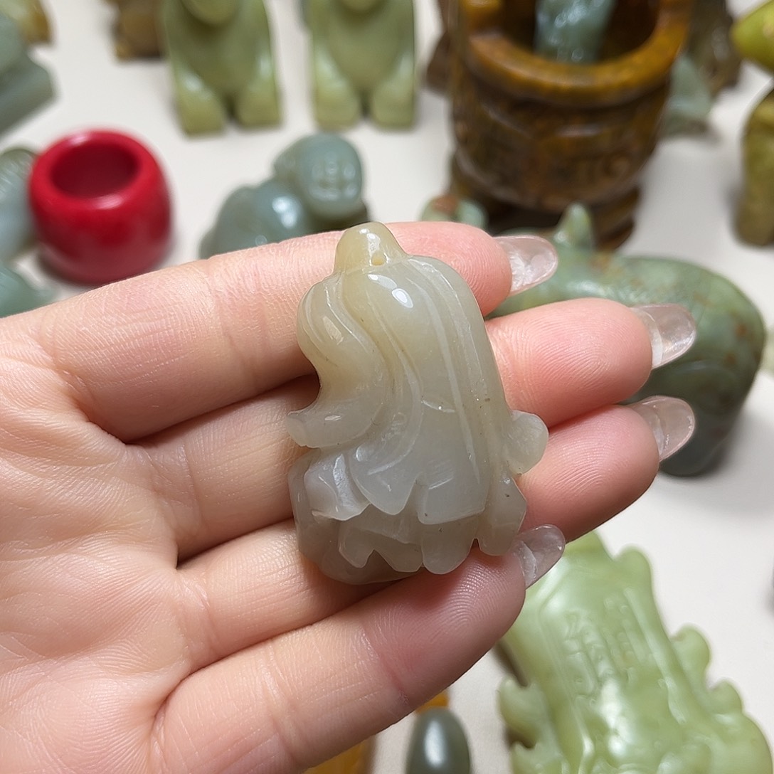 白玉菩提吊坠白玉菩提吊坠