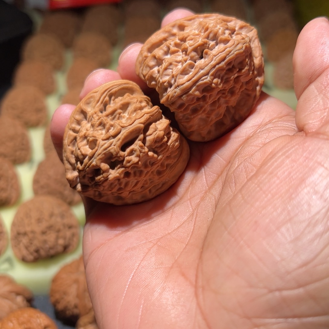 文玩核桃吊坠'****。三角白42