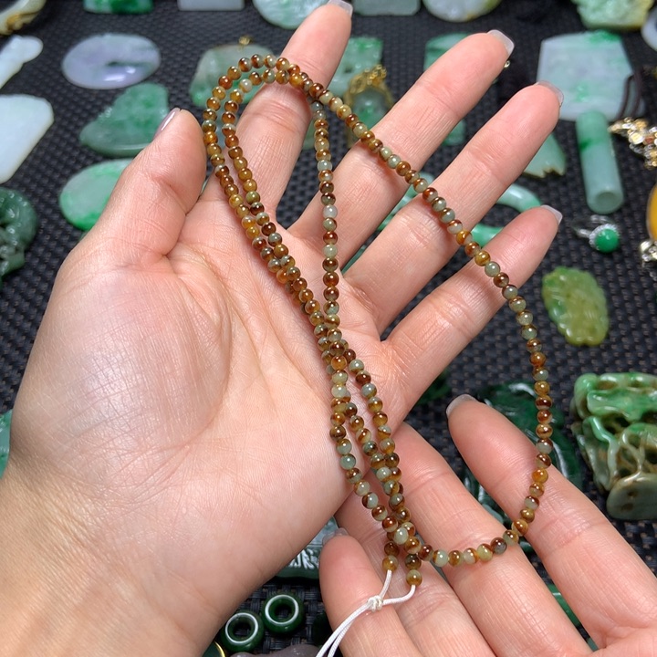 翡翠挂件未镶嵌……