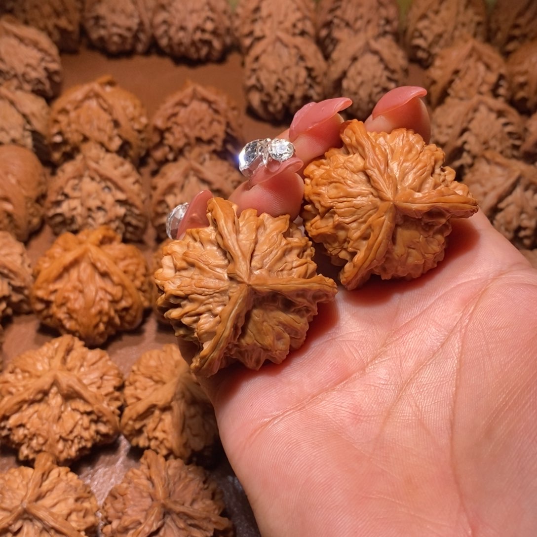 7***Y盘山文玩核桃手把件