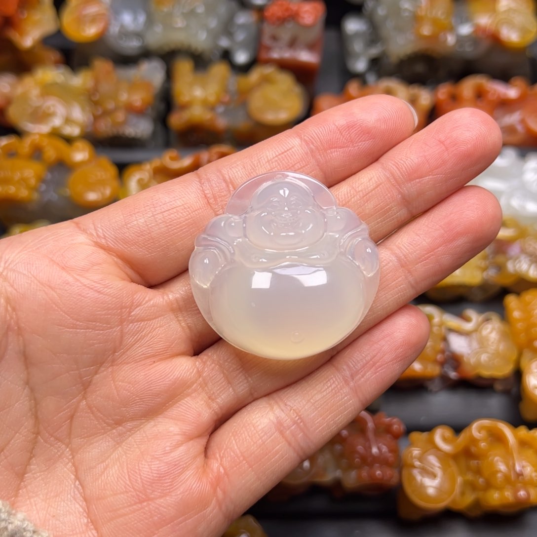 石英质玉（黄龙玉）颈饰未镶嵌