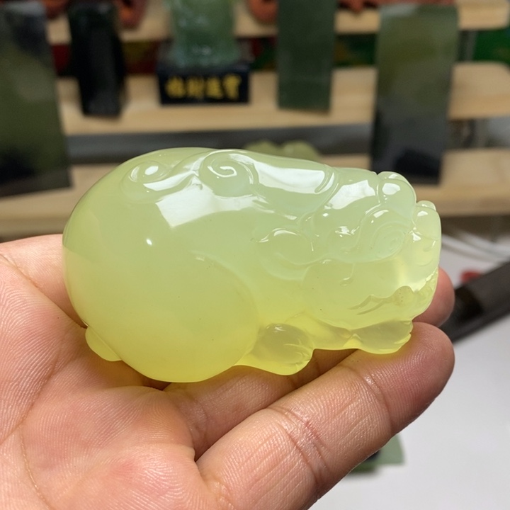未镶嵌岫玉手把件