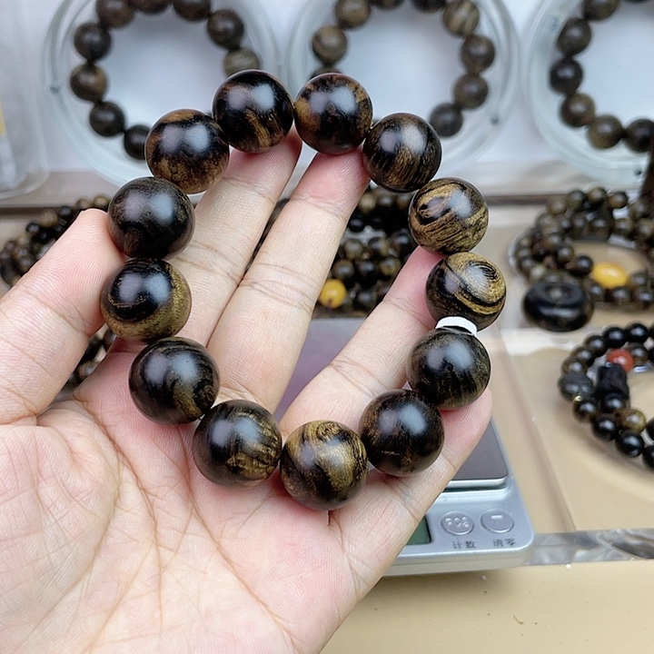 沉香手串戈****杨越南芽庄白奇玉化留疤嘤子虎斑