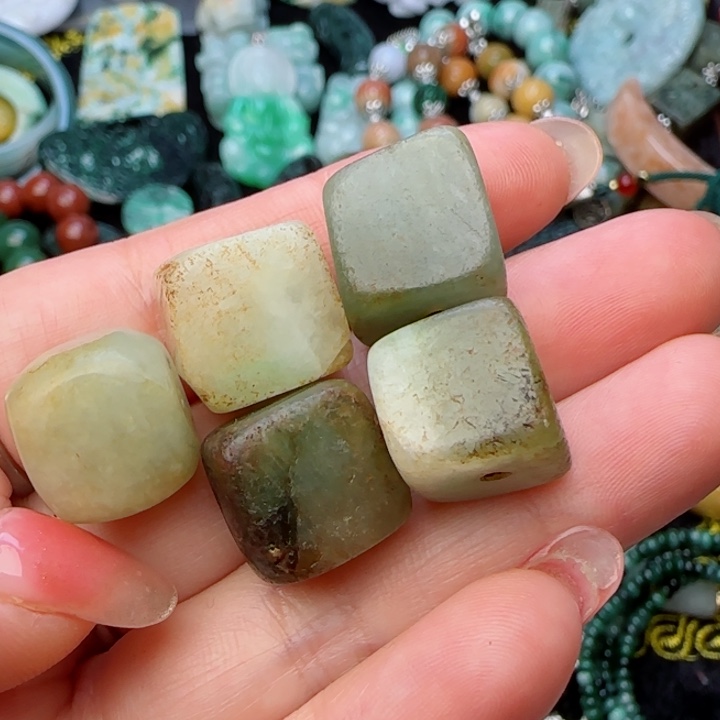 翡翠颈饰未镶嵌天然A货90