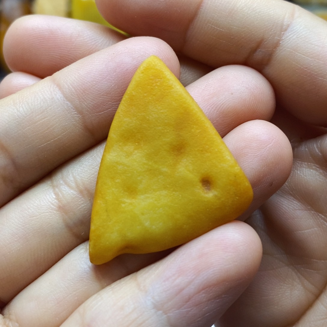 琥珀颈饰未镶嵌蜜蜡原石