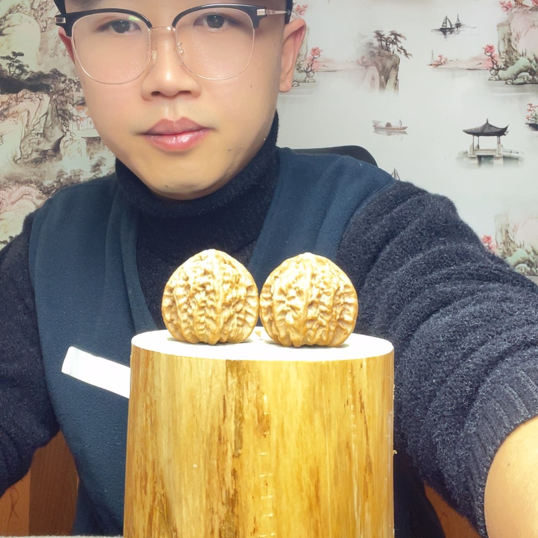 善***莹把件文玩核桃白狮子