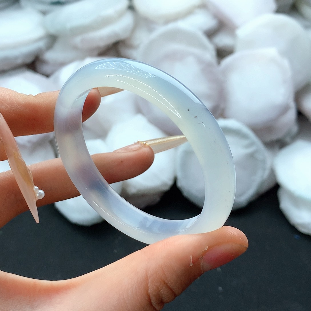 玛瑙/玉髓手镯未镶嵌5657