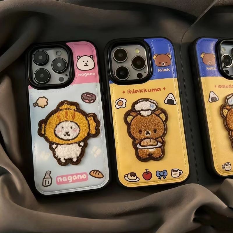 刺绣卡通轻松熊适用苹果17promax手机壳华为荣耀OPPOvivo小米