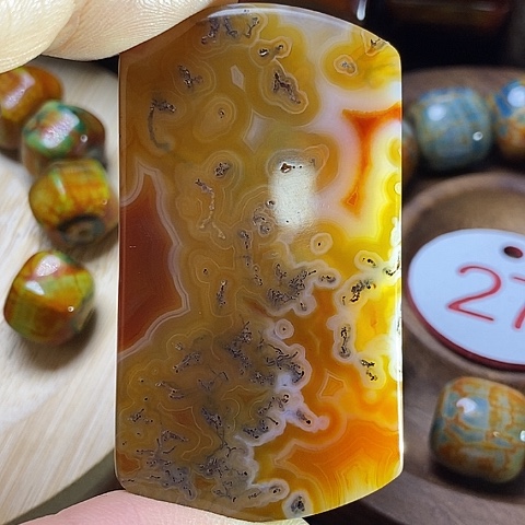 未镶嵌颈饰玛瑙/玉髓拾*